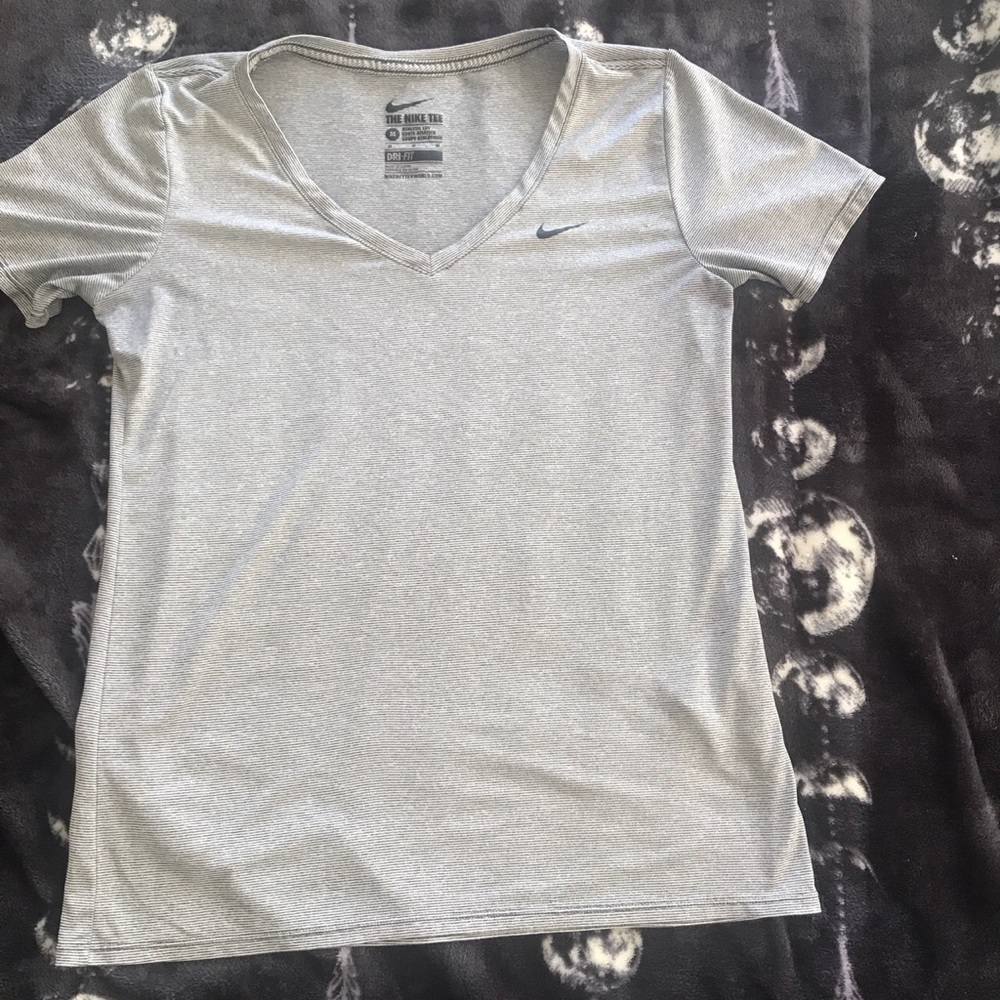 Women’s Nike DRI-Fit V neck tee!!